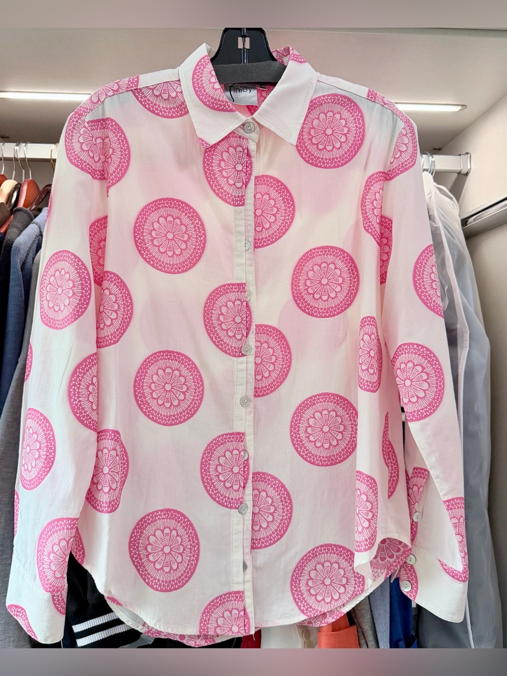 Finley Alexa Boyfriend Shirt White & Pink Medallion Button Front Size Small